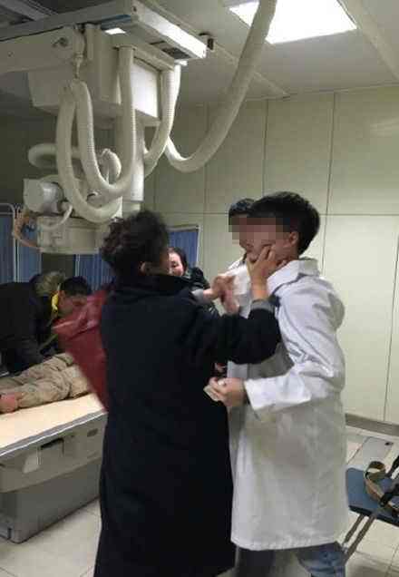 男科女医生聊天记录(怎样跟一个男医生聊天)